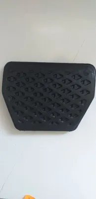 FREN DEBRİYAJ PEDAL LASTİĞİ OTOMATİK (BMW)