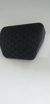 FREN DEBRİYAJ PEDAL LASTİĞİ YANAKLI (BMW)